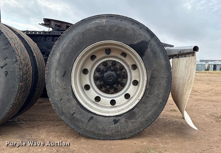 image for item EP0712 Freightliner Columbia semi truck