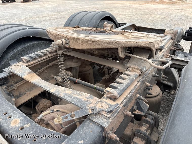 image for item EP0802 2016 Peterbilt 389 semi truck