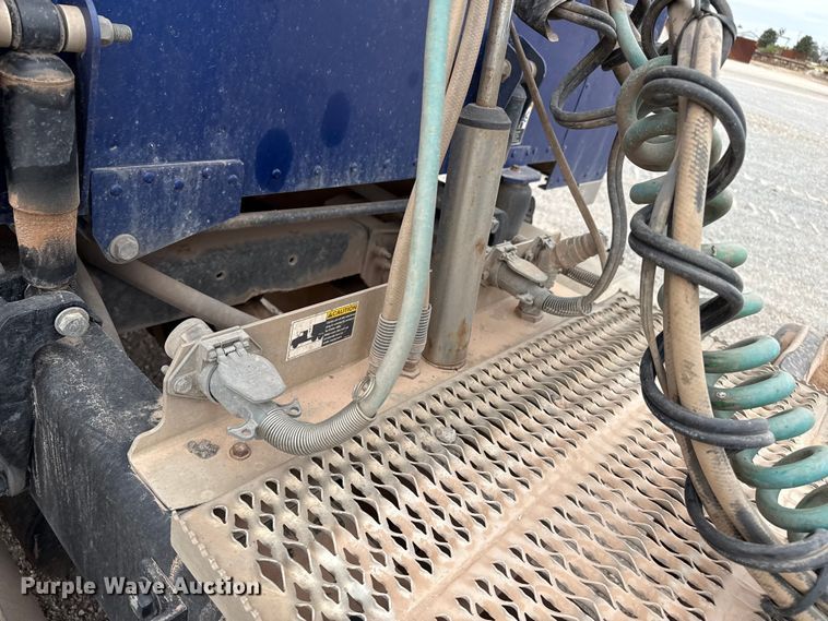 image for item EP0802 2016 Peterbilt 389 semi truck