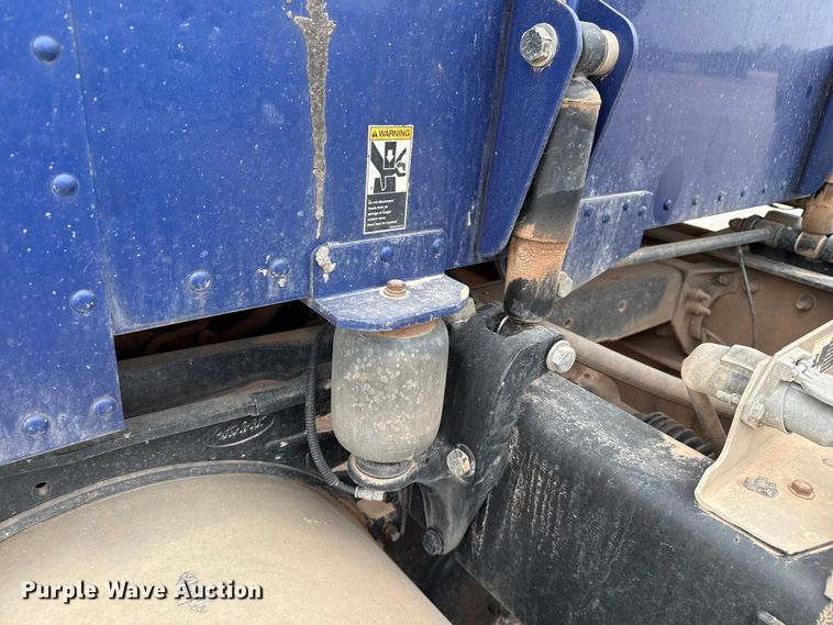 image for item EP0802 2016 Peterbilt 389 semi truck