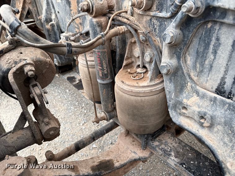 image for item EP0802 2016 Peterbilt 389 semi truck