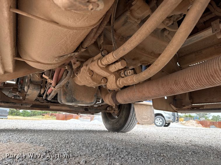 image for item EP0802 2016 Peterbilt 389 semi truck