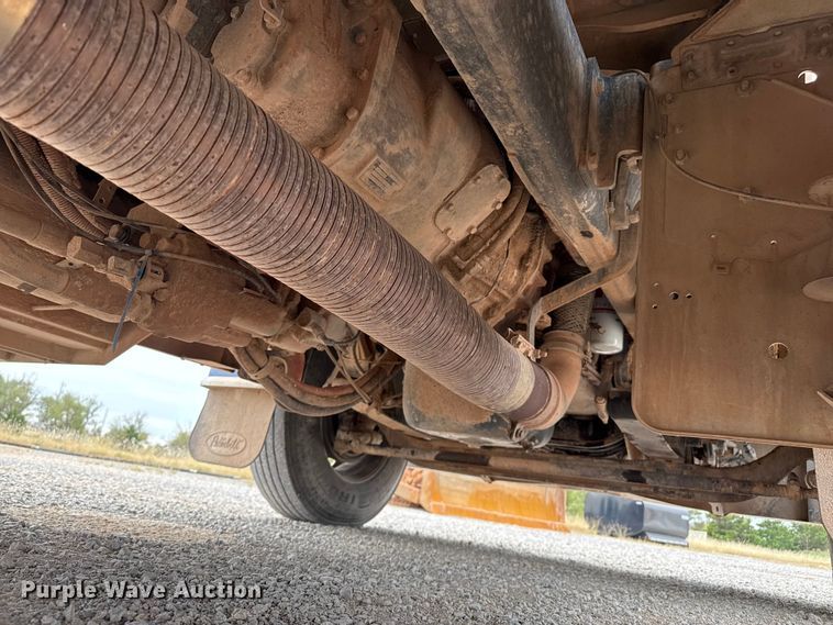 image for item EP0802 2016 Peterbilt 389 semi truck