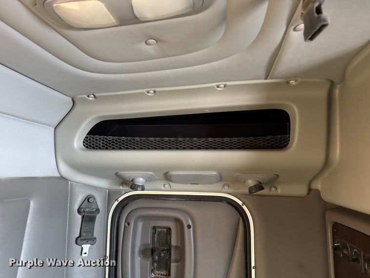 image for item EP0802 2016 Peterbilt 389 semi truck