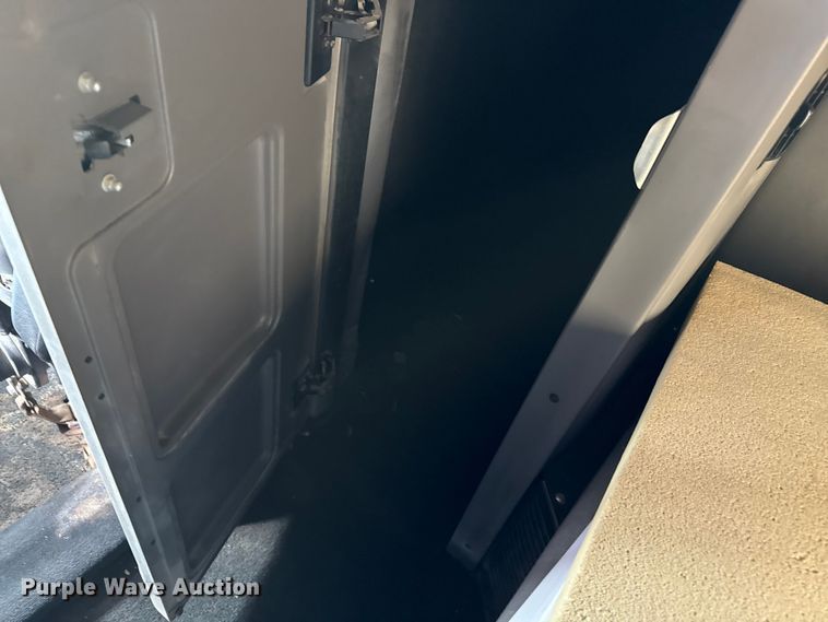 image for item EP0802 2016 Peterbilt 389 semi truck