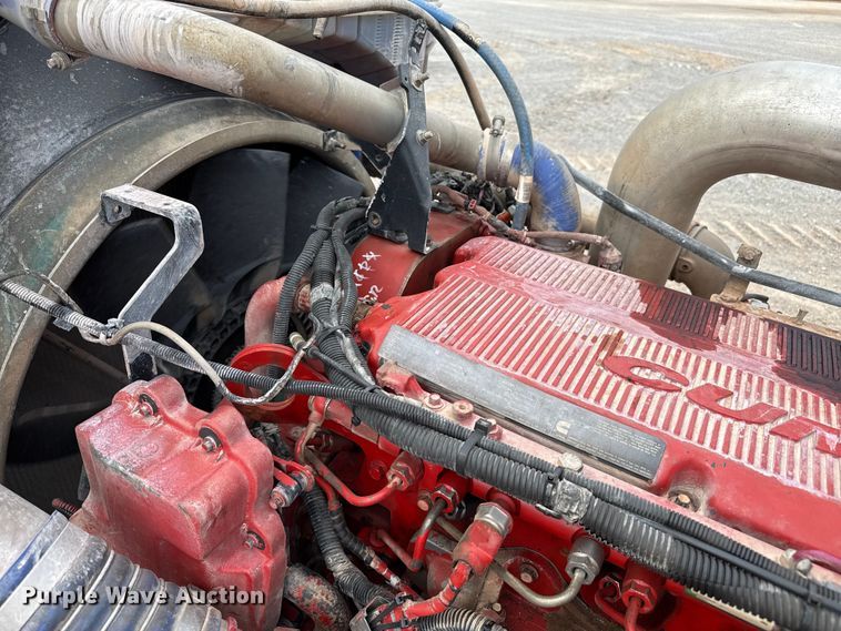 image for item EP0802 2016 Peterbilt 389 semi truck