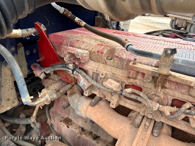 image for item EP0802 2016 Peterbilt 389 semi truck