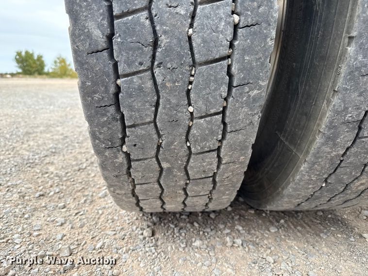 image for item EP0802 2016 Peterbilt 389 semi truck