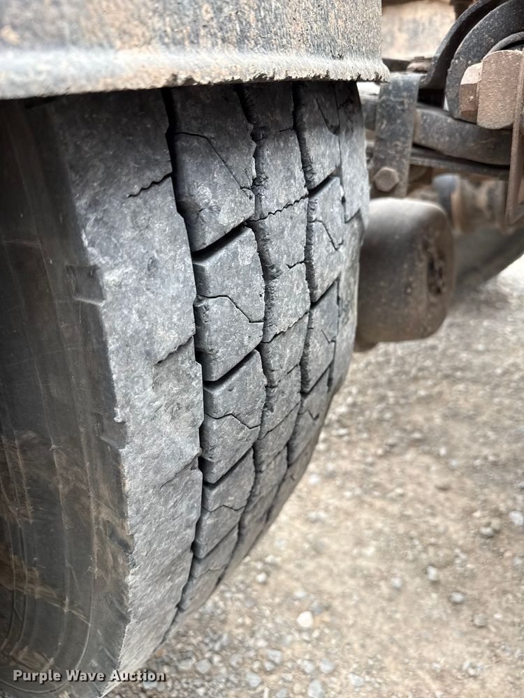 image for item EP0802 2016 Peterbilt 389 semi truck