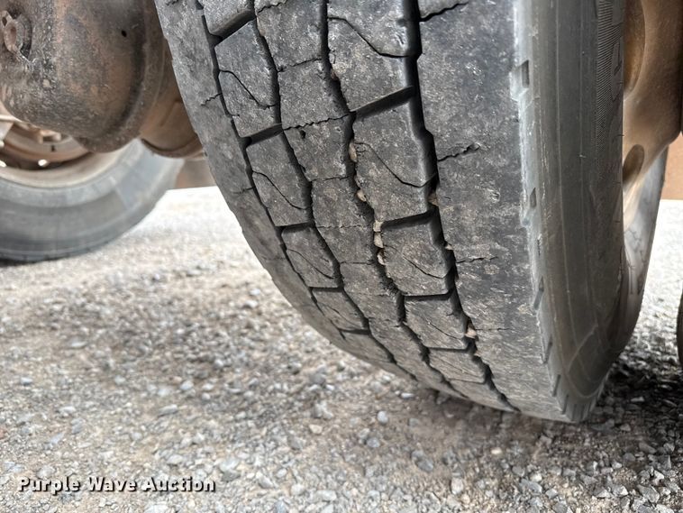 image for item EP0802 2016 Peterbilt 389 semi truck