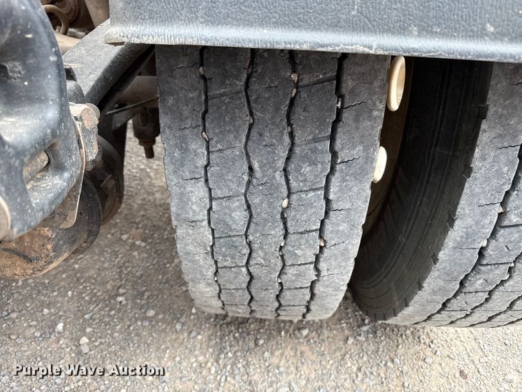 image for item EP0802 2016 Peterbilt 389 semi truck