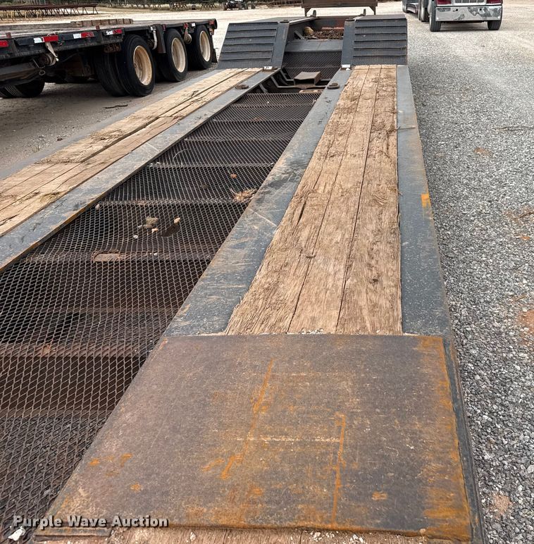 image for item EP0804 2019 Eager Beaver 55GSL/3 lowboy equipment trailer