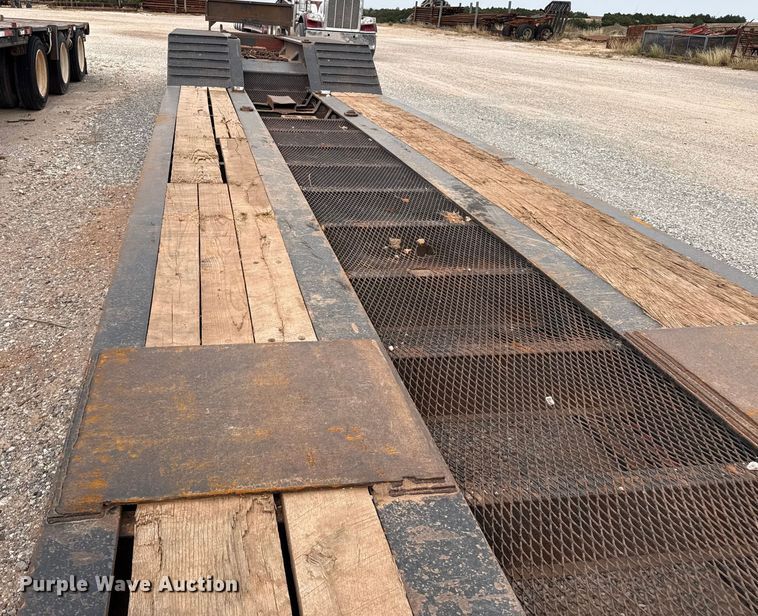 image for item EP0804 2019 Eager Beaver 55GSL/3 lowboy equipment trailer