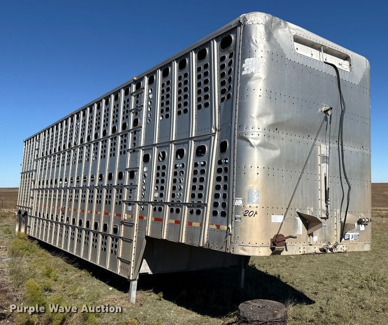 image for item EP0829 1994 Wilson PSDCL-308 livestock trailer