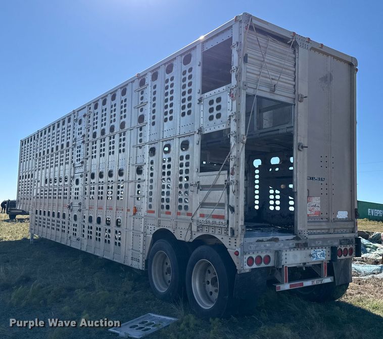 image for item EP0829 1994 Wilson PSDCL-308 livestock trailer