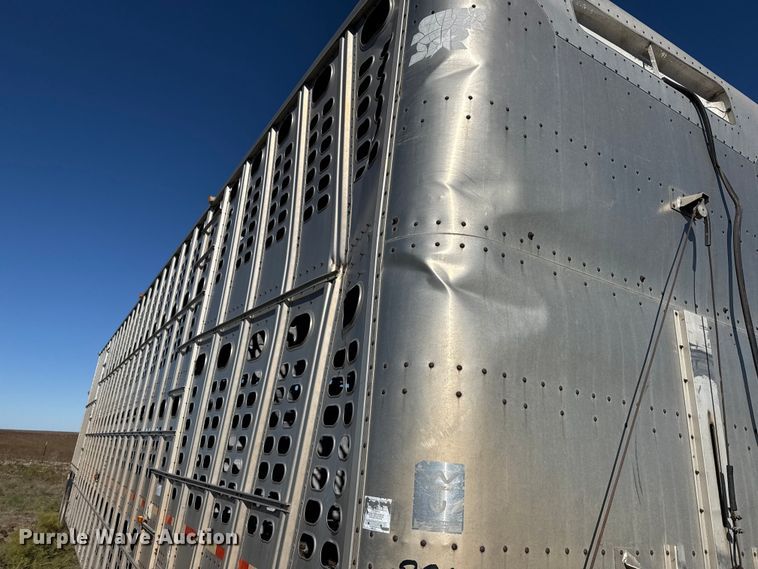 image for item EP0829 1994 Wilson PSDCL-308 livestock trailer