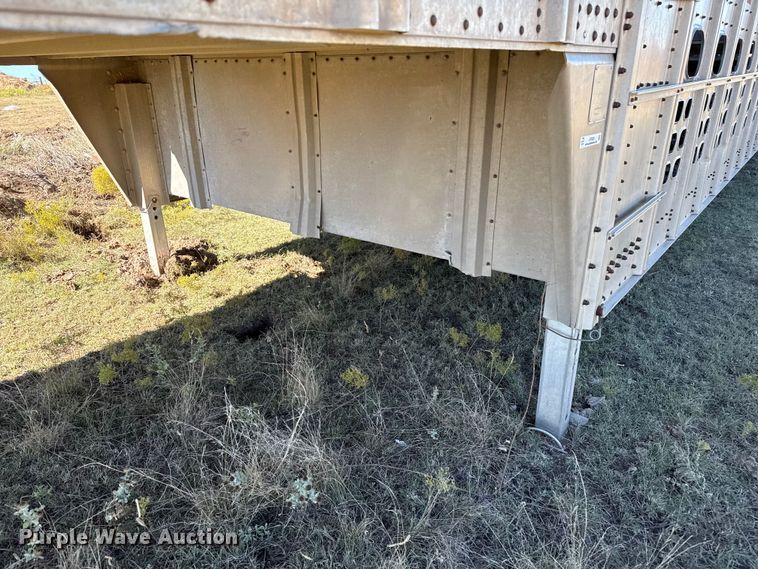 image for item EP0829 1994 Wilson PSDCL-308 livestock trailer