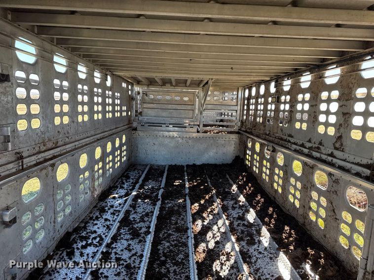 image for item EP0829 1994 Wilson PSDCL-308 livestock trailer