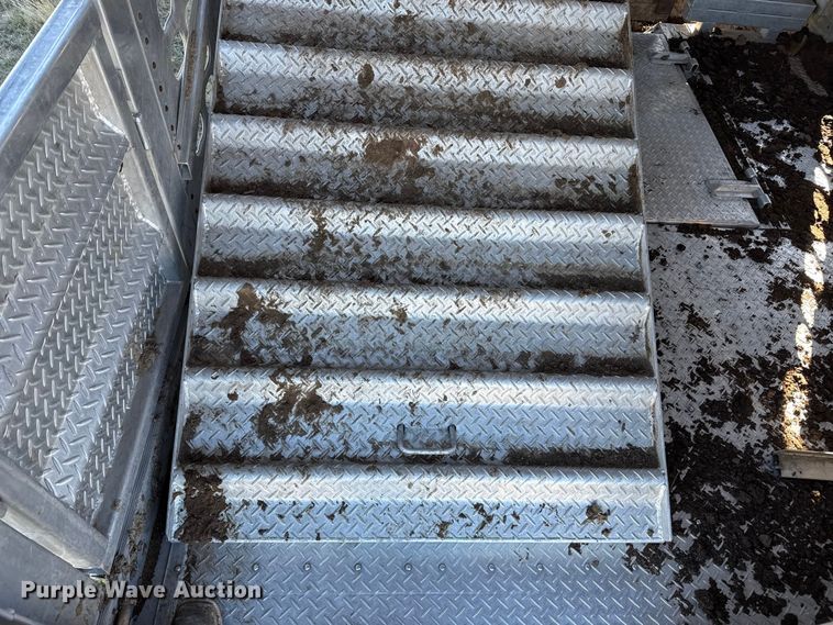 image for item EP0829 1994 Wilson PSDCL-308 livestock trailer