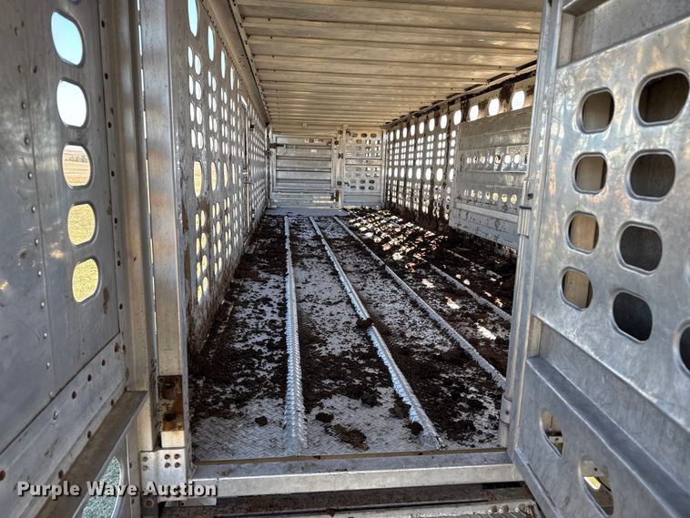 image for item EP0829 1994 Wilson PSDCL-308 livestock trailer