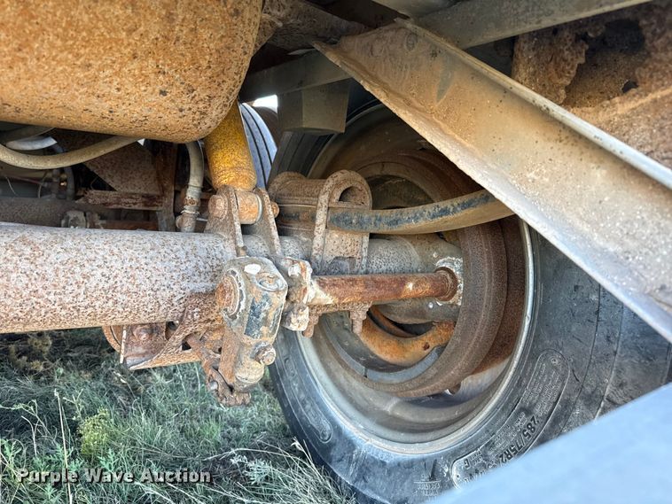 image for item EP0829 1994 Wilson PSDCL-308 livestock trailer