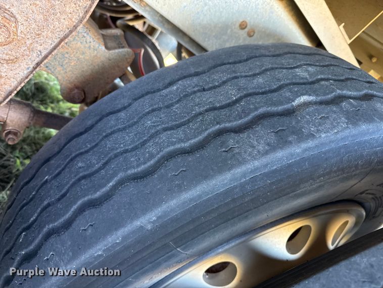 image for item EP0829 1994 Wilson PSDCL-308 livestock trailer