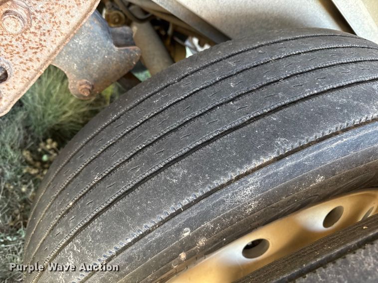 image for item EP0829 1994 Wilson PSDCL-308 livestock trailer