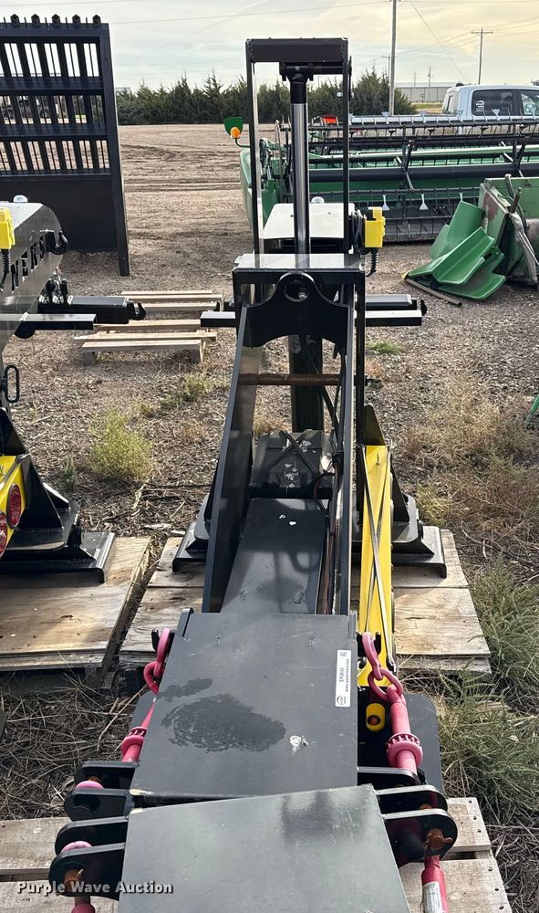 image for item EP0849 2025 NEKS fifth wheel wrecker boom