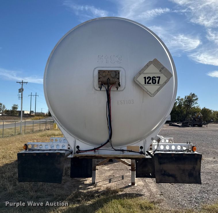 image for item EP0902 2011 tank trailer