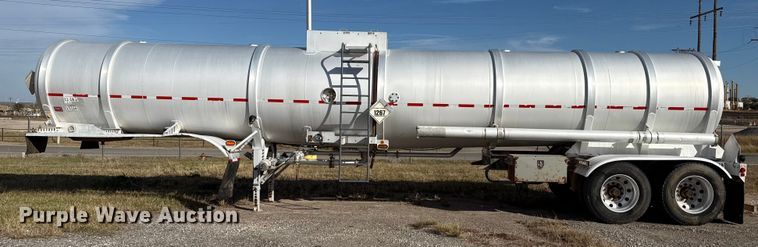 image for item EP0902 2011 tank trailer