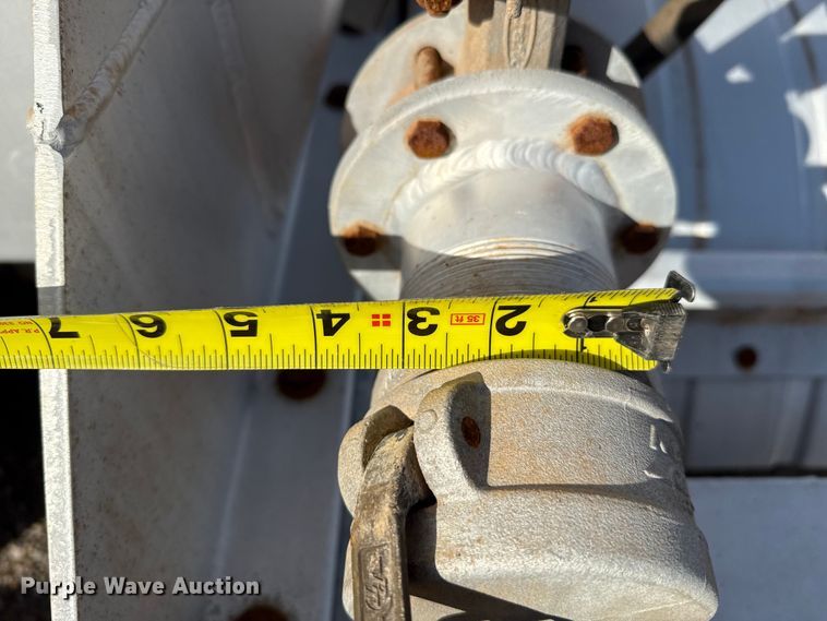 image for item EP0902 2011 tank trailer