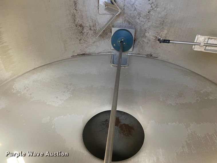 image for item EP0902 2011 tank trailer