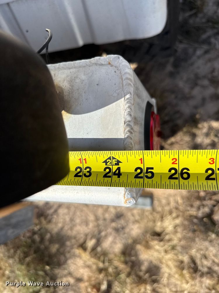 image for item EP0902 2011 tank trailer