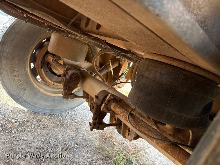 image for item EP0902 2011 tank trailer