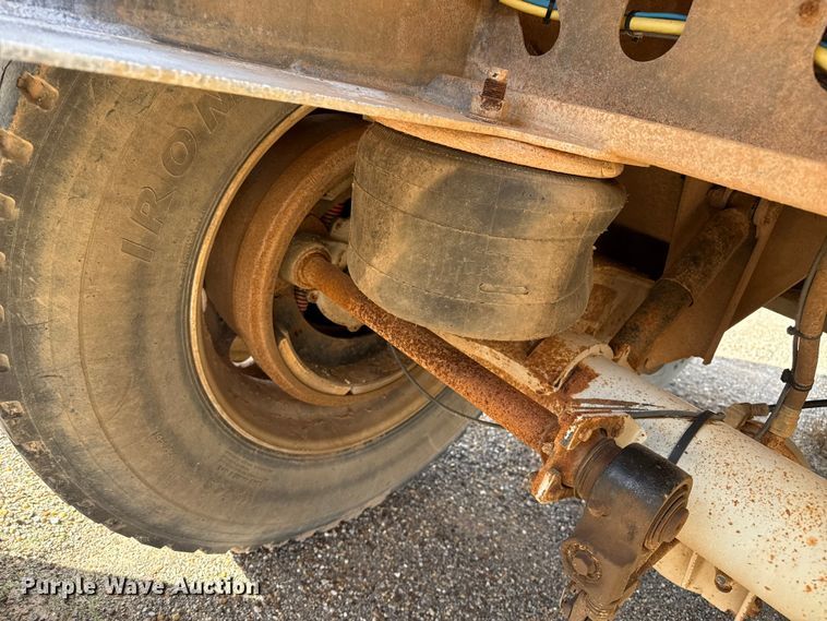 image for item EP0902 2011 tank trailer