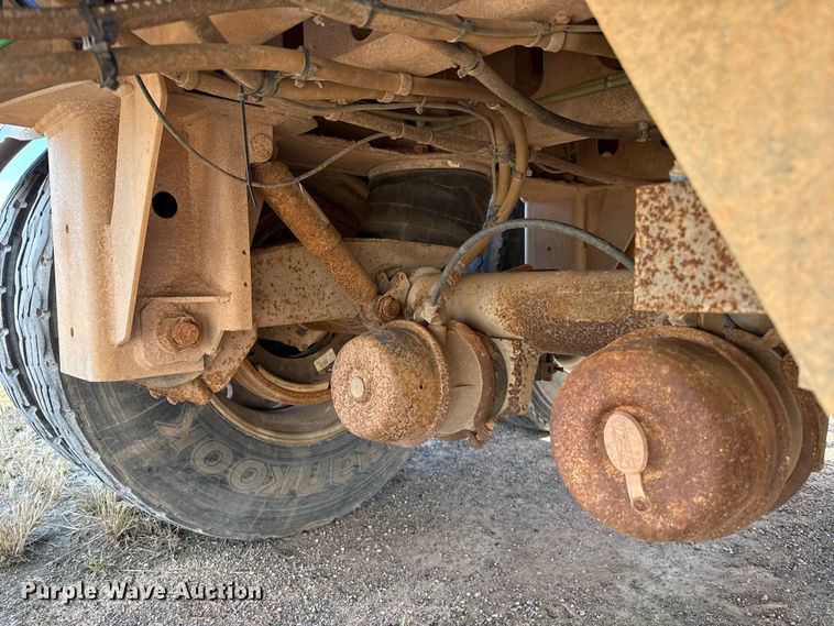 image for item EP0902 2011 tank trailer