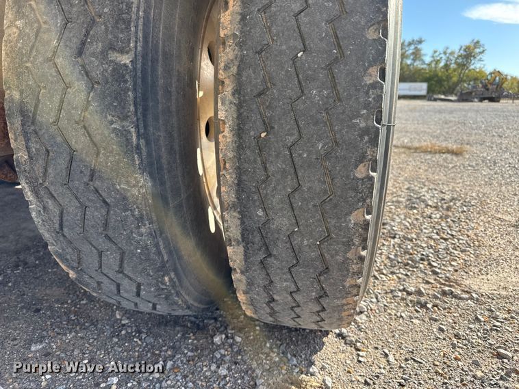 image for item EP0902 2011 tank trailer