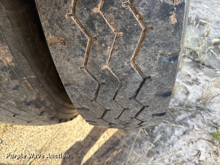 image for item EP0902 2011 tank trailer