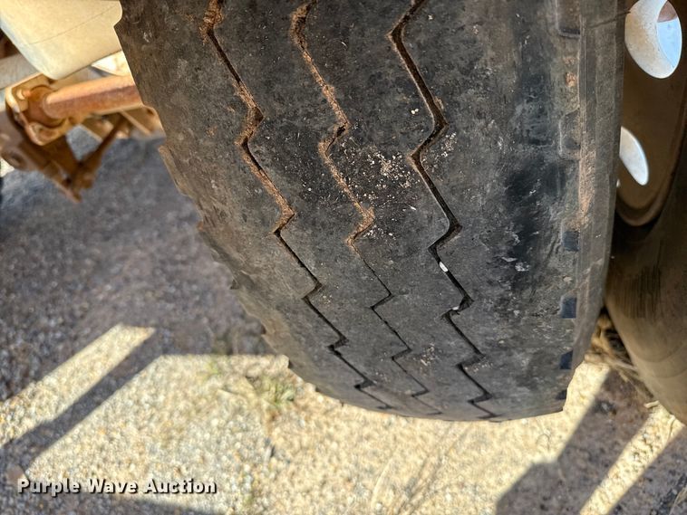 image for item EP0902 2011 tank trailer