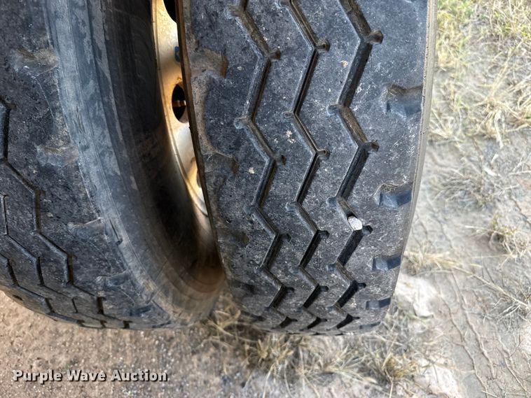 image for item EP0902 2011 tank trailer