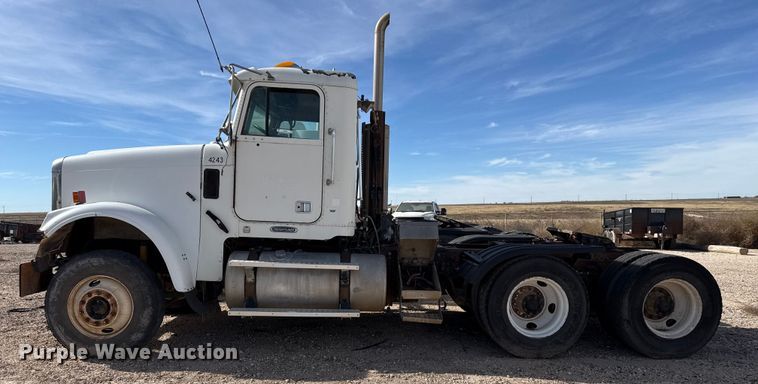 image for item EP0919 2006 Freightliner FLD semi truck