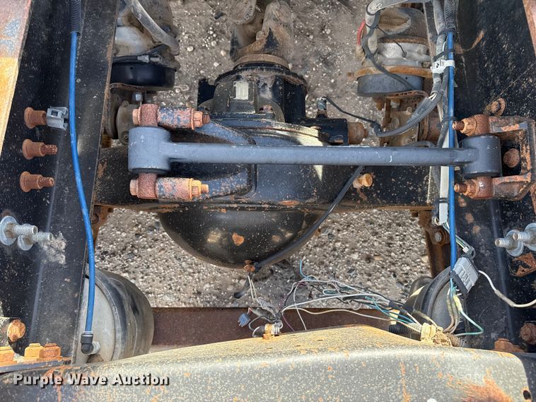 image for item EP0919 2006 Freightliner FLD semi truck