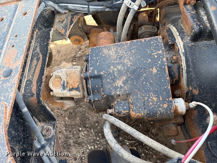 image for item EP0919 2006 Freightliner FLD semi truck