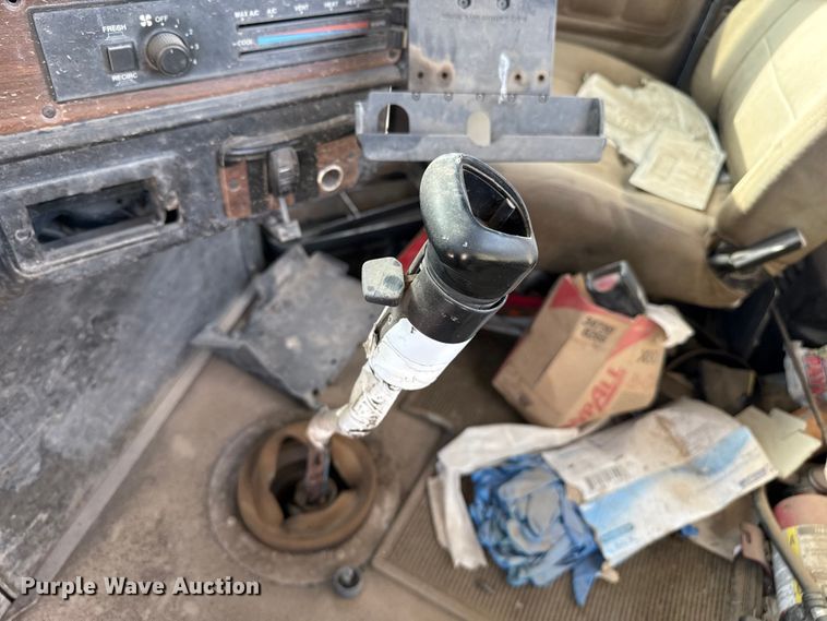 image for item EP0919 2006 Freightliner FLD semi truck