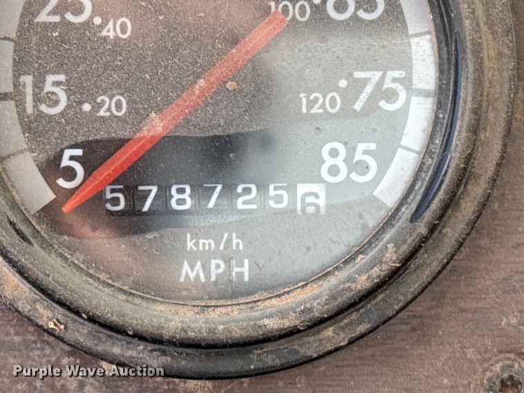 image for item EP0919 2006 Freightliner FLD semi truck