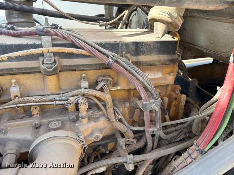 image for item EP0919 2006 Freightliner FLD semi truck