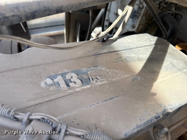 image for item EP0919 2006 Freightliner FLD semi truck