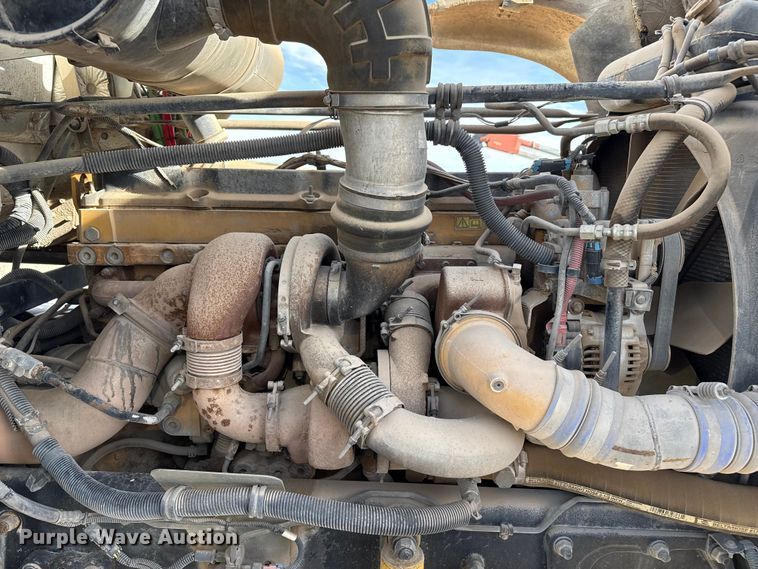 image for item EP0919 2006 Freightliner FLD semi truck