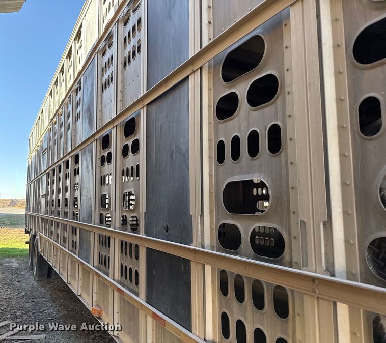 image for item EP0929 2009 Barrett livestock trailer
