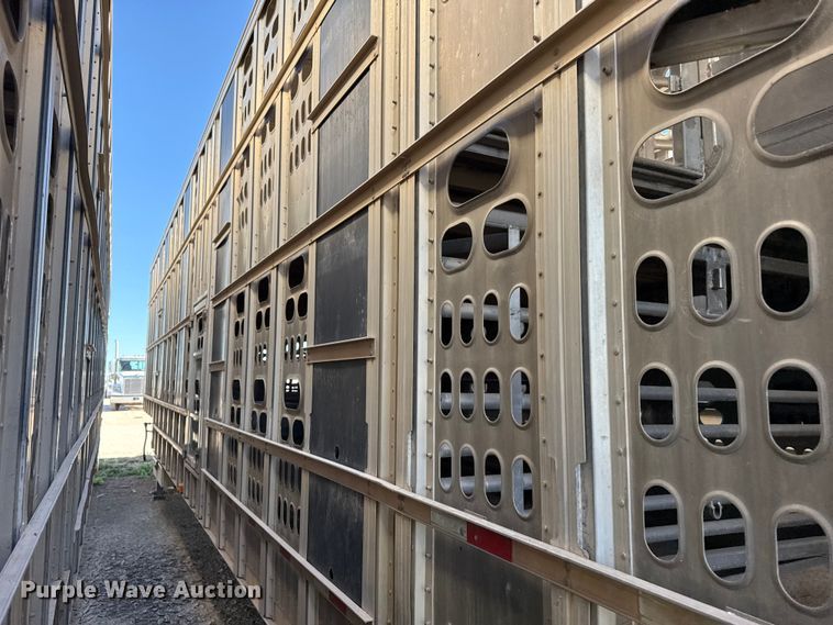 image for item EP0929 2009 Barrett livestock trailer